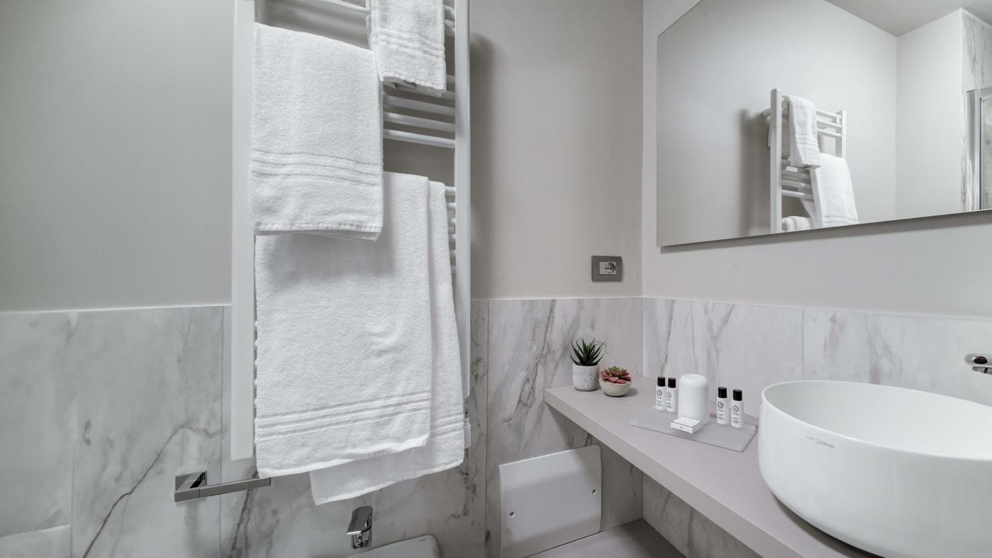 Bed and Breakfast Be Duomo - Self Check-In Voghera Exterior foto